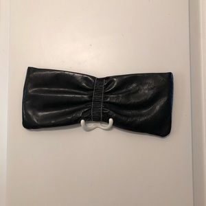 Prune bow clutch